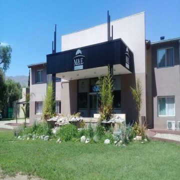 Hotel M y E